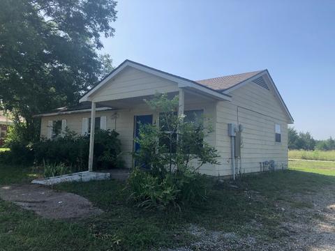 377 W Audie Murphy Pkwy, Farmersville, TX 75442
