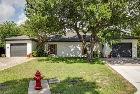 905 10th St, Grand Prairie, TX 75051