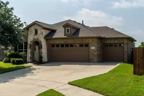 600 Sinclair Ct, Arlington, TX 76002