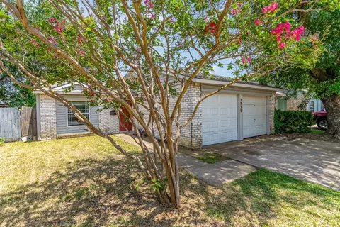 2938 Brushcreek St, Grand Prairie, TX 75052
