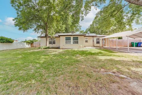 201 Blanton St, Chico, TX 76431