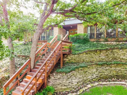2407 Drawbridge Dr, Arlington, TX 76012