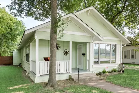 102 5th St, Kerens, TX 75144