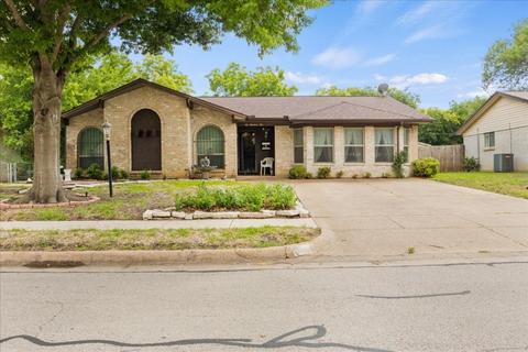 601 NW Ann Lois Ln, Burleson, TX 76028