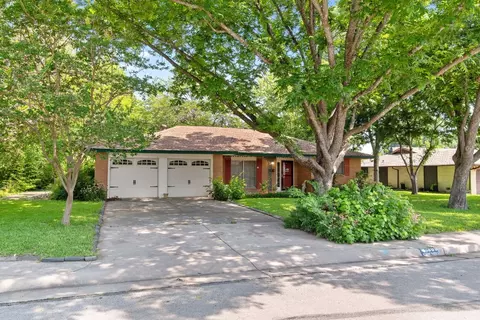 309 Valleyglen Dr, Desoto, TX 75115