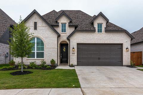 933 Rosebay Dr, Fort Worth, TX 76177