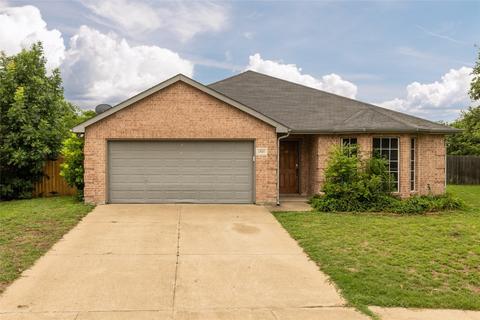 1031 Benjamin Dr, Burleson, TX 76028