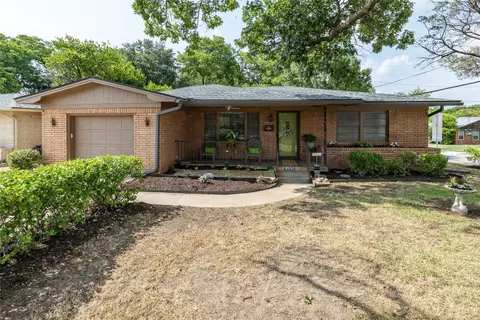6550 Locke Ave, Fort Worth, TX 76116