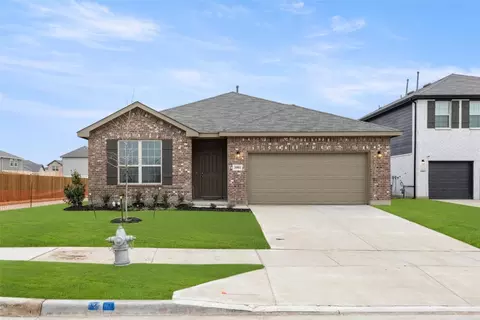 3001 Brittlebush Dr, Fort Worth, TX 76108