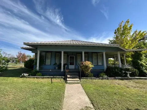 901 W Lampasas St, Lometa, TX 76853