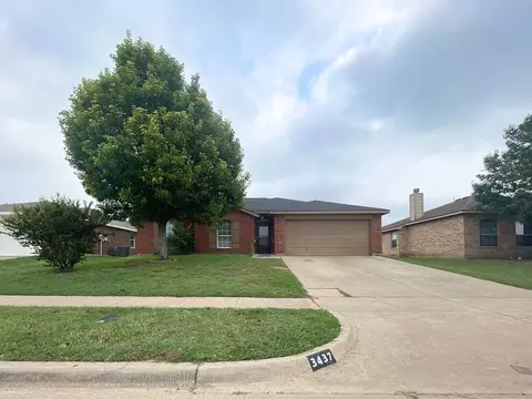 3437 Charing Cross Rd, Midlothian, TX 76065