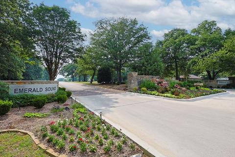 940 Emerald Sound Blvd, Oak Point, TX 75068