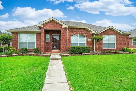 1324 Fieldstone Dr, Desoto, TX 75115
