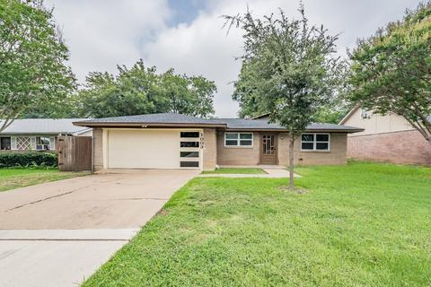 1003 Darlene Ln, Arlington, TX 76010