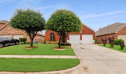 7048 Northstar Dr, Grand Prairie, TX 75054