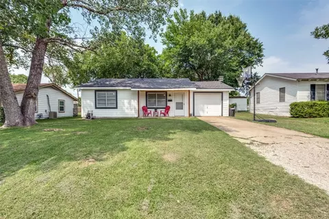 135 Westway Dr, Terrell, TX 75160