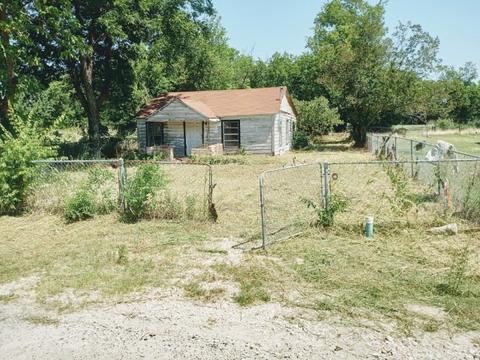 1113 E Commerce St, Mexia, TX 76667
