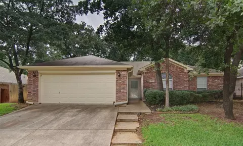 4806 Landrun Ln, Arlington, TX 76017