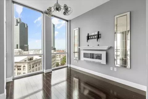 500 Throckmorton St #1003, Fort Worth, TX 76102
