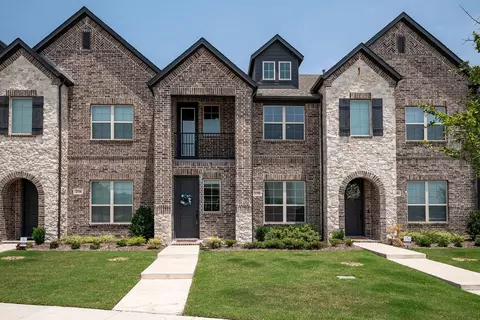 2738 Vista Park Ln, Lewisville, TX 75067