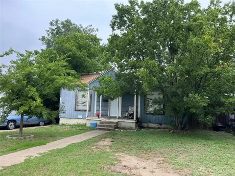 2675 Thannisch Ave, Fort Worth, TX 76105