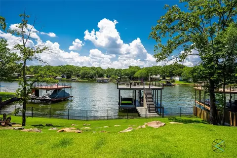 39 Carson Rd, Mabank, TX 75156