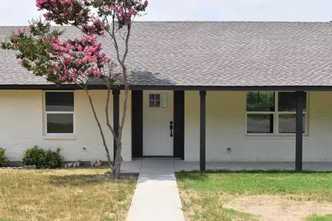 344 Arrowhead St, Fort Worth, TX 76108