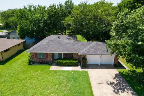 6204 Sayle St, Greenville, TX 75402