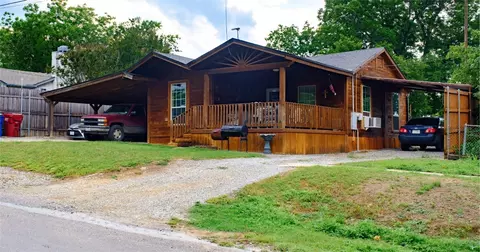 530 E Cooper St, Van Alstyne, TX 75495