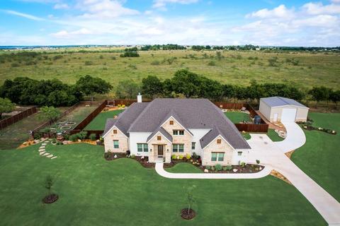5001 Diamond Dr, Sanger, TX 76266