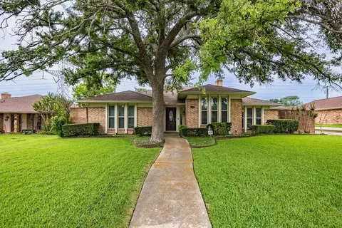 1830 Green Tree Ln, Duncanville, TX 75137