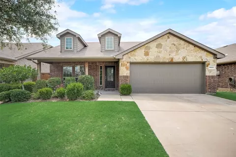 2021 Karsen Ln, Heartland, TX 75126