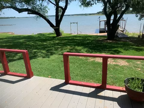 102 Oak Rd, Nocona, TX 76255