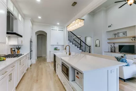 2811 Spring Hollow Ct, Highland Village, TX 75077