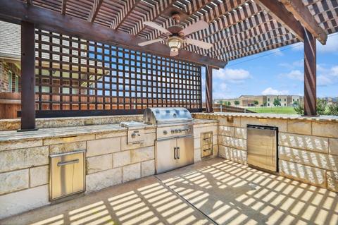 2101 Bernese Ln, Fort Worth, TX 76131