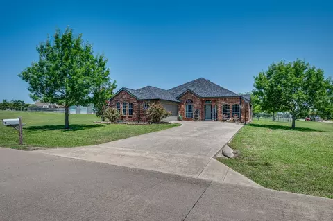 921 Mallory Dr, Waxahachie, TX 75167