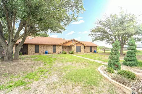 102 Medina Ct, Breckenridge, TX 76424