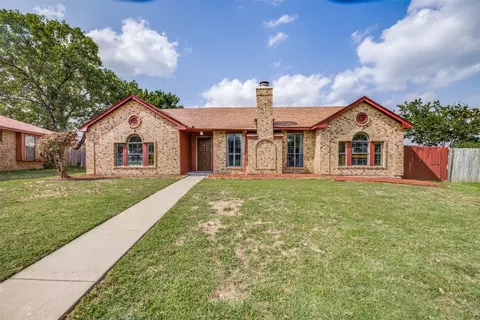 925 Field Trail Dr, Mesquite, TX 75150