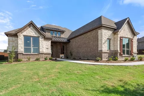 1214 Woodside Dr, Mansfield, TX 76063