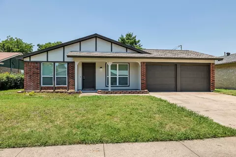 6417 Dorchester Trl, North Richland Hills, TX 76182