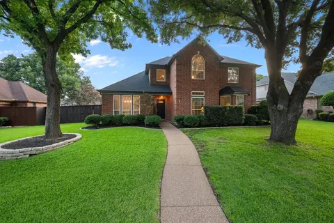 909 Hilton Dr, Mansfield, TX 76063