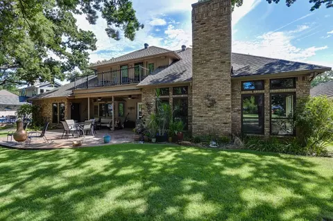 905 Kingston Dr, Mansfield, TX 76063
