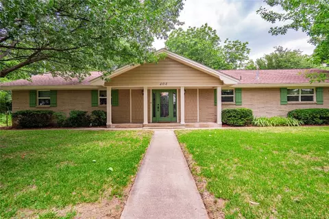 404 E Sherman St, Chico, TX 76431