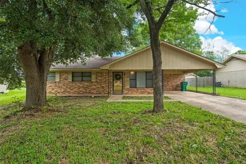 111 Live Oak, Fairfield, TX 75840