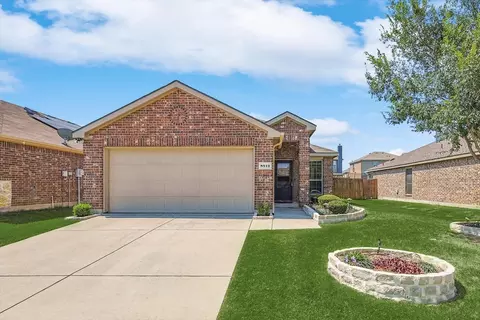8812 Whirlwind Trl, Aubrey, TX 76227