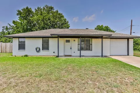 301 S First St, Sanger, TX 76266
