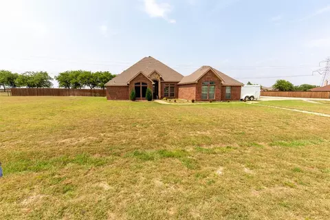 5600 Posada Dr, Crowley, TX 76036
