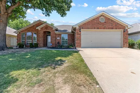 5717 Crowder Dr, Fort Worth, TX 76179