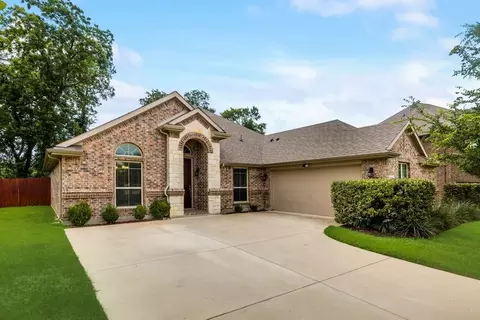 2830 Palmerston Dr, Midlothian, TX 76065