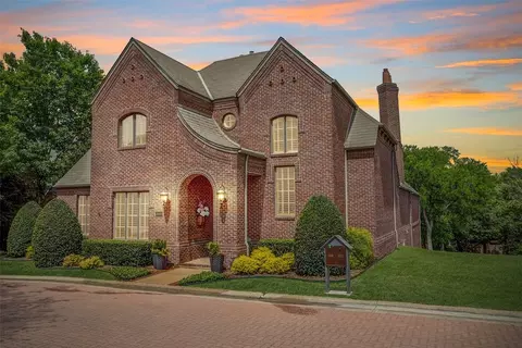 4909 Westbriar Dr, Fort Worth, TX 76109